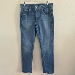 Roebuck & Co. Slim Fit Tapered Leg Blue Jeans Size 32” x 30”